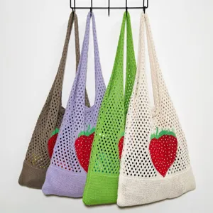 Gepflegte Häkel-Netztasche süße Erdbeer-Umhängetasche lässige Damen-Baumwoll-Stricktasche