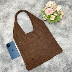 Braune Strick Tragetasche für Damen, große Vintage Umhängetasche, lässiger Chic-Stil ideal.