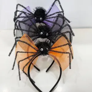 Αποκριάτικο στέφανι κεφαλιού Halloween με τούλι και χνουδωτή αράχνη για πάρτι μεταμφιέσεων.