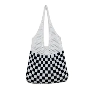 Borsa a tracolla a maglia a quadri bianchi e neri borsa casual retrò da donna chic.
