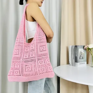 Rosa Strick-Shopper Tasche für Damen, stylische hohle Strand Umhängetasche für Alltag.