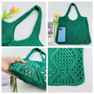 Grüne gehäkelte Damen-Strick-Tote-Bag mit Lochmuster und Schulterriemen für Alltag.