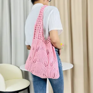 Rosa gestrickte hohle Umhängetasche lässige gewebte Strandhandtasche für Damen im Alltag