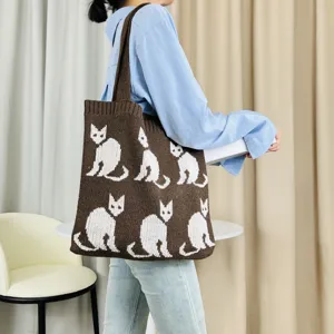 Modische braune Strick-Tasche mit niedlichen Katzenmustern, perfekt für den täglichen Look.
