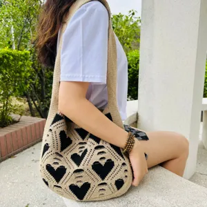 Bolso de hombro de punto para mujer, bolso informal estilo japonés con corazones.