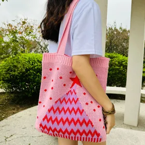 Rosa gestrickte Tote Bag mit Weihnachtsbaum Muster, lässige Schultertasche für Damen.