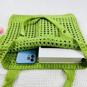 Grüne geflochtene Strick-Schultertasche, einfarbige hohle Beuteltasche für Damen Alltag.