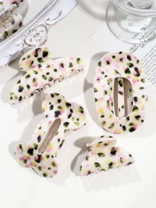 Bunte bunte Leopardenmuster Haarklammern und flache Haarspangen Detailansicht Design.
