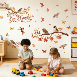 Acogedora escena de habitación con pegatinas de pared de ramas de otoño y mariposas de colores.