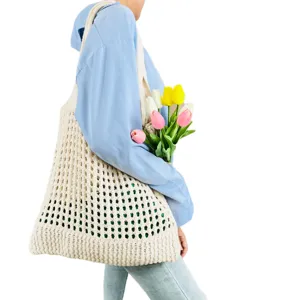 Beiger Strick-Shopper, lässige Netztasche als Umhängetasche, stilvolle Handtasche.
