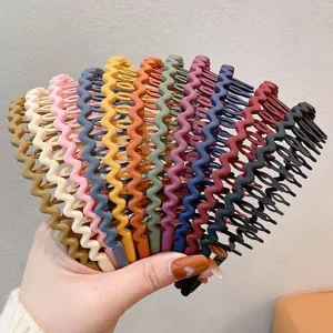 Bandeau ondulé de couleur unie avec dents, cerceau antidérapant pour le lavage du visage.