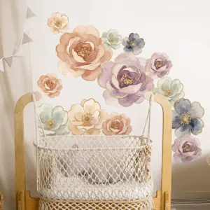 Adhesivos de pared florales de acuarela mostrados en una habitación infantil decor.