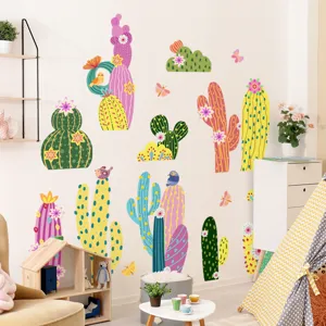 Kleurrijke cactus muurstickers met schattige bloemen en vogels voor de kinderkamer decoratie.