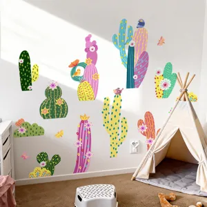 Kleurrijke cactus muurstickers voor de kinderkamer, woonkamer en mooie achtergrond decoratie.