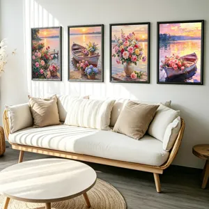 Woonkamer muurkunst scène met een set van vier ingelijste landschap en bloem schilderijen.