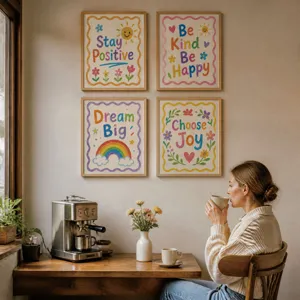 Detailansicht inspirierender Wandkunst mit positiven Zitaten und niedlichen Zeichnungen.