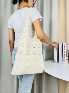 Beige Strick Tote Tasche fuer Damen, retro gehakelte Schultertasche, grosse Strandtasche.