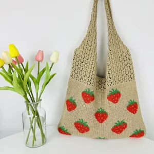 Gebreide aardbei tote tas, grote geweven schoudertas voor dagelijks casual winkelen en gebruik.