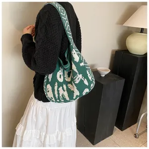 Grün weiße Strick Umhängetasche, lässige gewebte Tasche mit Buchstabenmuster für Damen.