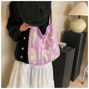Lila Strick-Umhängetasche mit grobem Buchstabenmuster, lässige Handtasche für Damen.