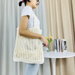 Gestrickte ausgehöhlte Schulter-Tote-Bag, lässige Strandtasche für Damen, modische Handtasche.