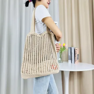 Beigefarbene Strick-Totetasche für Damen, gehäkelte Schultertasche für Sommerstrand und Alltag.