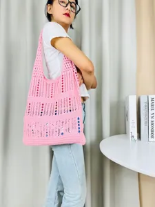 Rosa gestrickte hohle Umhängetasche, Retro große Kapazität Strand Shopper Tasche für Frauen.