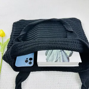 Borsa shopper in maglia nera di grande capacità, elegante borsa a tracolla retrò casual.