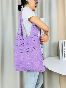 Lila gestrickte hohle Umhängetasche, lässige große Strand Häkeln Shopper Tasche für Frauen.