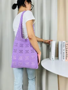 Violette gestrickte hohle Umhängetasche, lässige Häkel Strand-Tasche für Damen Alltag.