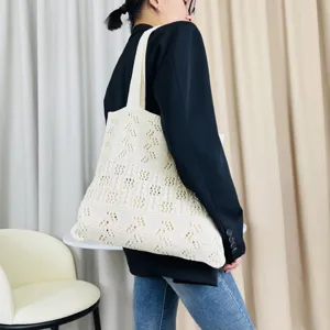 Lässige Damen Strick-Tote-Bag, modisches Lochmuster-Design, perfekte Sommer Strand Umhängetasche.