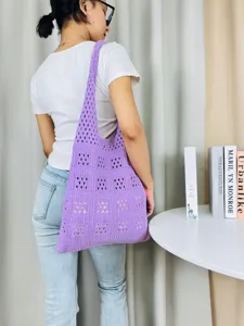 Lila gehäkelte Damentasche, elegante vintage Strick Schultertasche für Strand und Alltag.