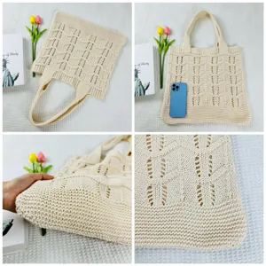Dettaglio borsa shopper traforata in maglia beige, con motivo intrecciato e capiente design.