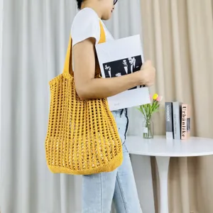 Gelbe gestrickte Schultertasche mit Lochmuster,lässige Freizeittasche für den Alltag.