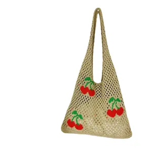 Bolso tote de punto beige con diseño de cerezas, elegante bolso de hombro tejido grande.