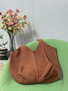 Schicke gehäkelte Damen Umhängetasche, modische braune Strick Tote Bag für Strand und Alltag.