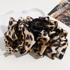 Grande molletta per capelli leopardata in raso fiocco artiglio per capelli accessorio moda donna