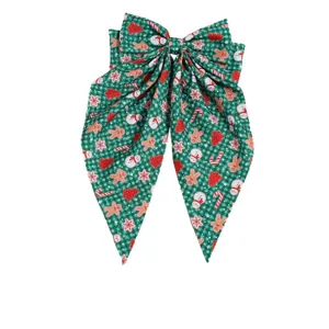 Noeud de cheveux à carreaux de Noël avec bonhomme de pain d'épices et bonhomme de neige festif