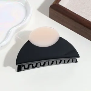 Elegante molletta per capelli semicircolare in acetato con design bicolore chic per donna.