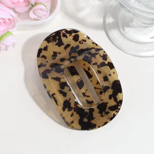 Elegante haarklem met schildpadmotief, plat ovaal haaraccessoire van hars voor dagelijks gebruik.