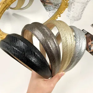 Diadema acolchada ancha de piel sintética con serpiente accesorio de pelo de moda chic