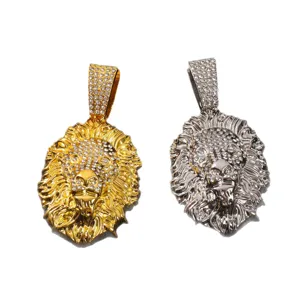 Magnifique ensemble de pendentifs tête de lion hip hop dorés et argentés avec des strass.
