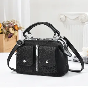 Bolso de mano Boston vintage con estampado de leopardo, bolsillos y correa ajustable