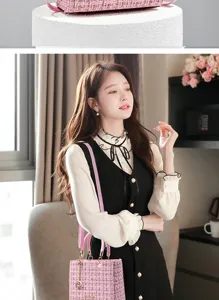 Pink tweed top handle shoulder bag for women, classic elegant fashion crossbody bag.
