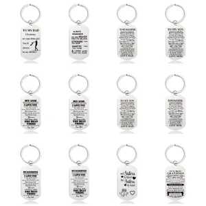 Gedetailleerd overzicht van roestvrijstalen gegraveerde familiecitaat sleutelhangers.
