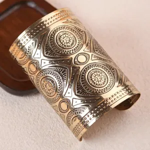 Bracelet Jonc Large en Acier Inoxydable avec Motif Géométrique pour Femme Bracelet Ouvert Électroplaqué Bijoux Ethniques