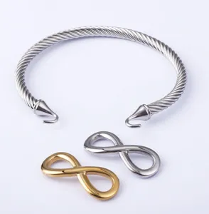Bracelet jonc torsadé en acier inoxydable avec breloques infini, accessoire de mode bijoux.
