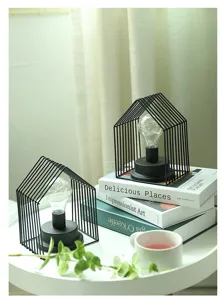 Minimalistische ijzeren huis tafellamp en nachtlampje voor slaapkamer decor, cadeau.
