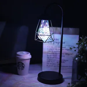 Moderne Geometrische IJzeren LED Tafellamp Industriële Retro Kooi Nachtlampje Met Koperdraad Verlichting Voor Slaapkamer Woonkamer Bar Cafe Batterij USB Decoratieve Lamp