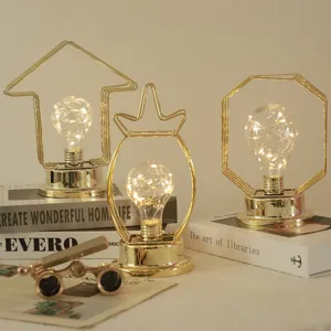 Noords Geometrisch IJzer Kunst Tafellamp LED Koperdraad Nachtlampje Creatief Ananas Huis Vorm Goud Metaal Decoratie Lamp Voor Slaapkamer